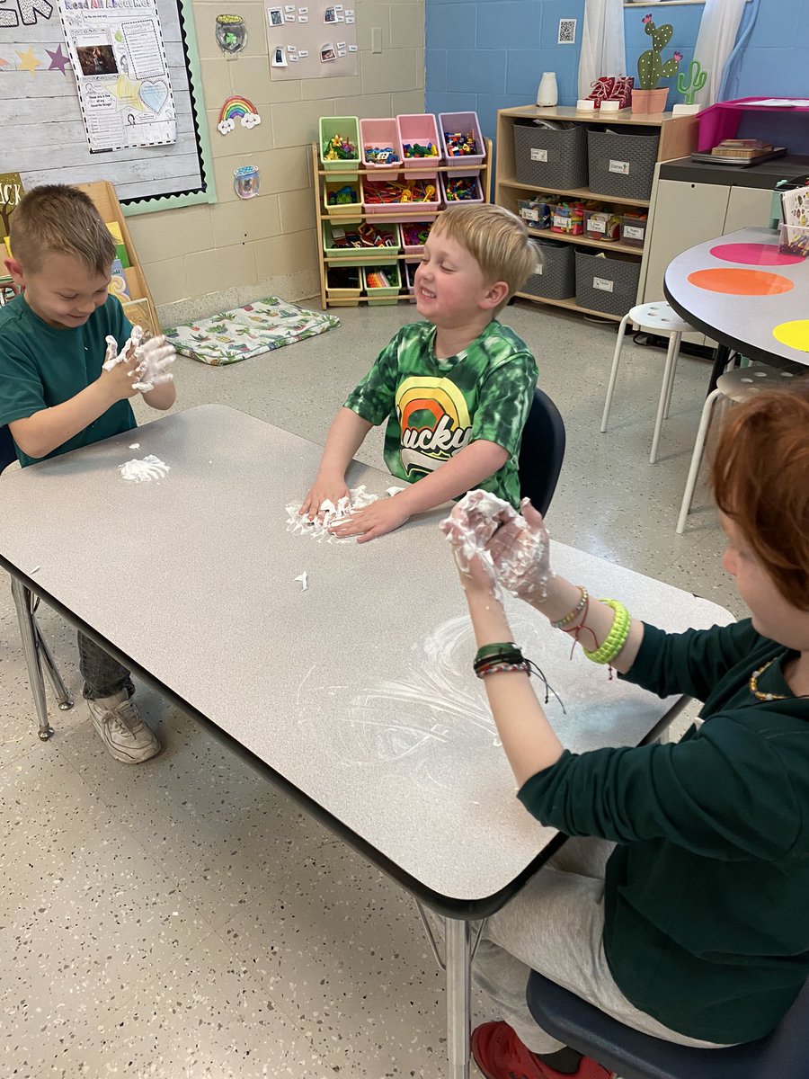 Mrs_Patterson__'s tweet photo. We had ALL the fun today! First, the tables came up with creative ways to build a leprechaun trap as a team. Next, we wrote snap words in shaving cream for Fun Friday! @Creeksidetweet #NeedToSucceedCECS https://t.co/TXD3TSLoC3