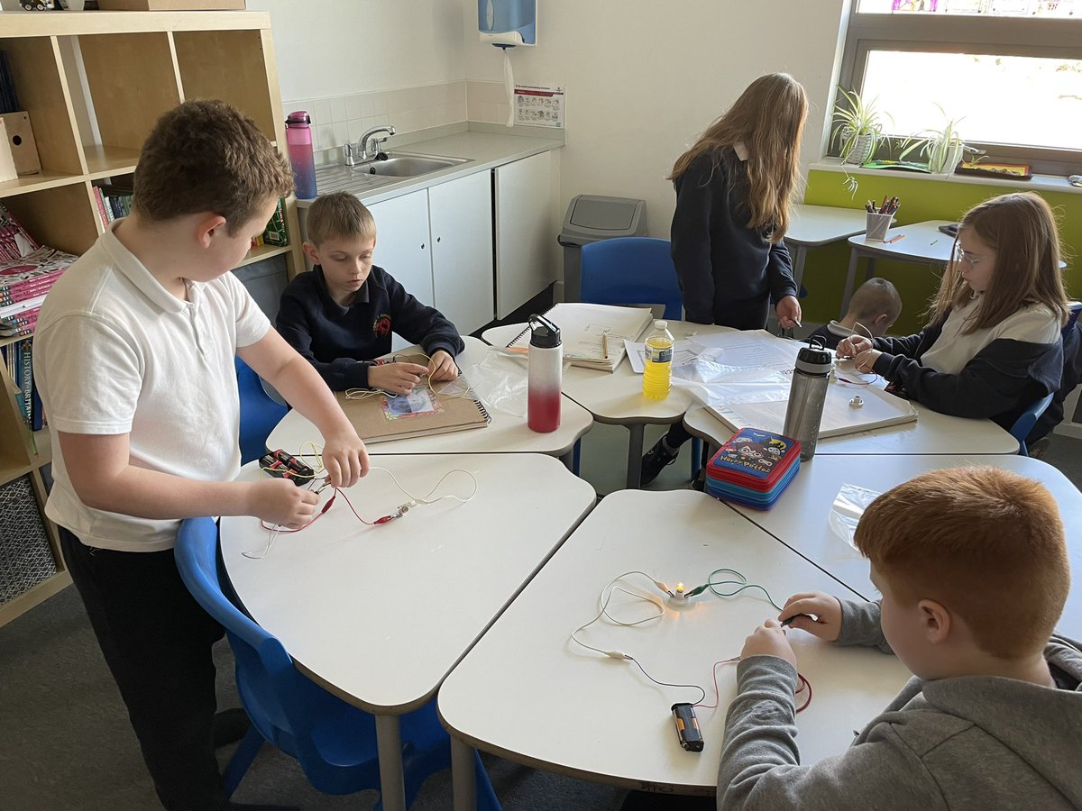 ysgolyddraig's tweet photo. #YYDteifi let there be light!! investigating electrical energy and building working circuits from scratch. Can we create our own switches? #YYDcreative #YYDstem #YYDthinkingmatters https://t.co/UHb527hKE7