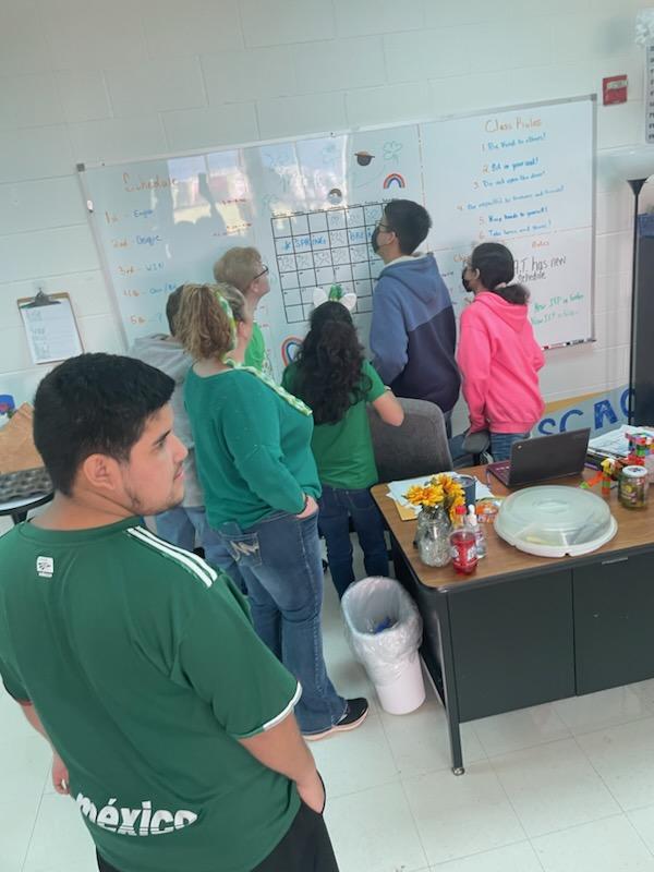 KimKral1's tweet photo. Task 10: My students had to use text clues to perform a scavenger hunt. The original activity called for the teacher to lead the hunt. I asked two students to lead and collaborate with their teams to complete the task! They loved it! #RobinsonISD #RISDSOLLEVARE https://t.co/UVMKlqRAKa