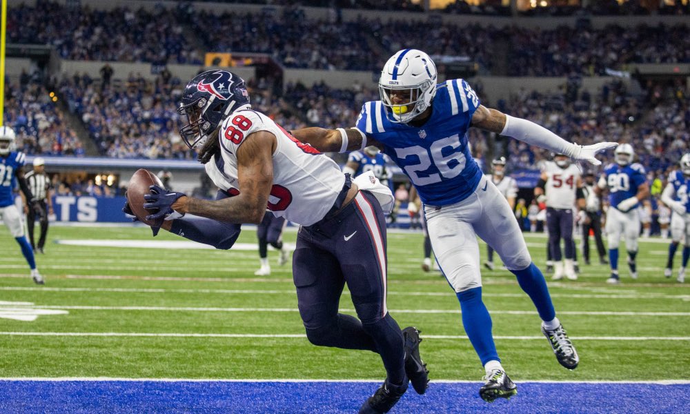 BREAKING 
#Browns sign former #Texans TE Jordan Akins.
(Per <a href="/RapSheet/">Ian Rapoport</a>) 

Akins caught the TD and game-winning 2 pt conversion that gave the #Bears the first overall pick.