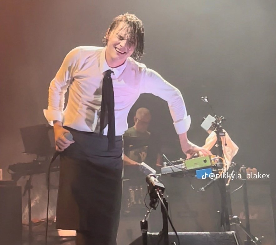 justwayalex's tweet image. Baby, you deserve the whole world.