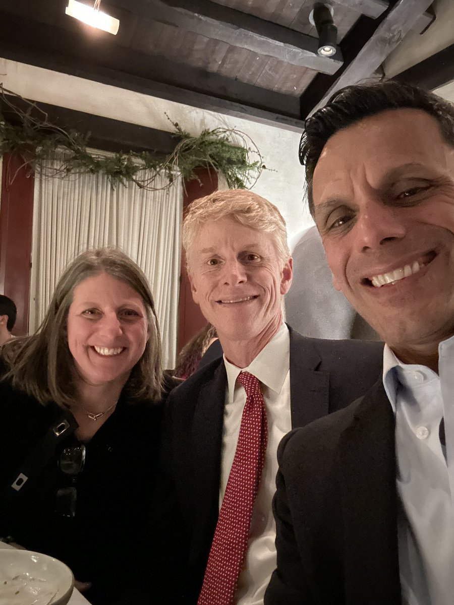 VCUpresident's tweet photo. It has been quite a memorable trip to the Big Apple for me and catching up with some NYC RAMily during the was definitely one of the highlights. 

📷 1: @vcu alumni Dr. Dan Chao and his wife, Dr. Cindy Hsu.

📷 2: @vcu alumni Doug Zehner and Katherine Fowler https://t.co/YuwZWnYYuw