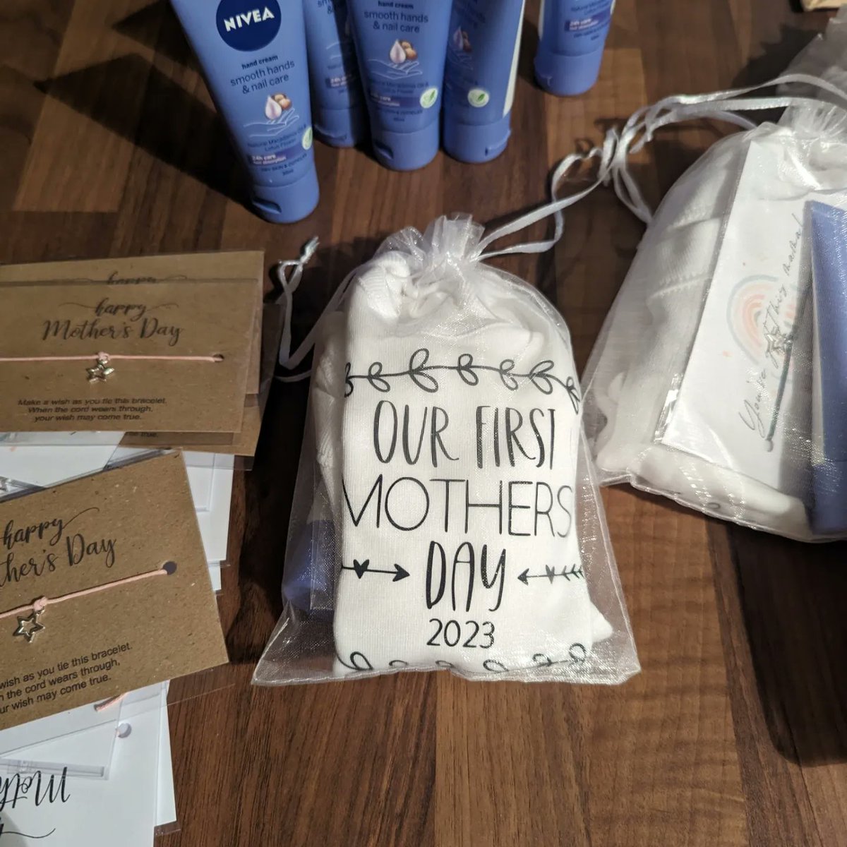 Trisha (@trishasrm) on Twitter photo Mother's Day preppin' 😁 getting gifts ready for all the new mama's on the ward this Sunday #mothersday #realmidwivesofwalsall <a href="/WalsallHcareNHS/">Walsall Healthcare</a> <a href="/MegSchubertNHS/">Megan Schubert</a> <a href="/laurapa89282238/">laura parsons</a> <a href="/josellwright/">Joselle Wright</a> Mother's Day preppin' 😁 getting gifts ready for all the new mama's on the ward this Sunday #mothersday #realmidwivesofwalsall <a href="/WalsallHcareNHS/">Walsall Healthcare</a> <a href="/MegSchubertNHS/">Megan Schubert</a> <a href="/laurapa89282238/">laura parsons</a> <a href="/josellwright/">Joselle Wright</a>