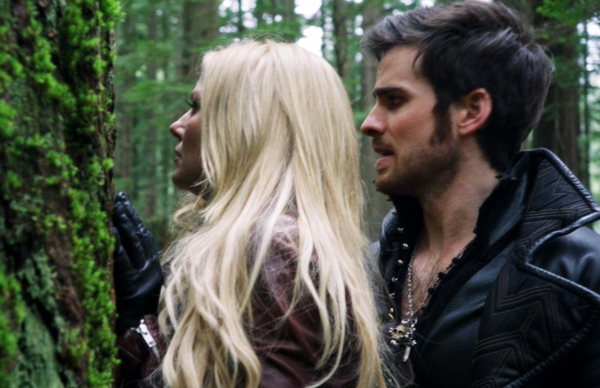 EnchantedSwans's tweet photo. 💚💚💚

#captainswan #emmaswan #killianjones #jennifermorrison #colinodonoghue #onceuponatime #ouats3 https://t.co/SUx4XY3RkT