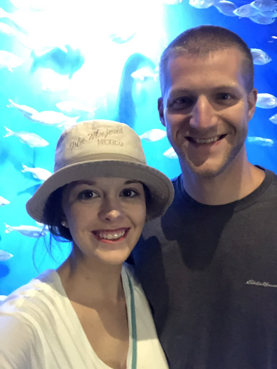 katylouw8's tweet photo. First time at @OmahaZoo, pregnant with Henry, vs second time with him &amp; his sister three years later💙🤍🧡❤️ https://t.co/VTpOgwrYPa