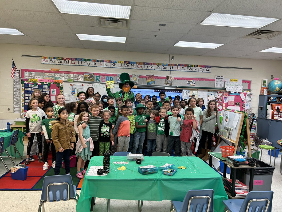 Reading buddies made even better today with a visit from the world's tallest leprechaun!!🍀 #AshlandSoar