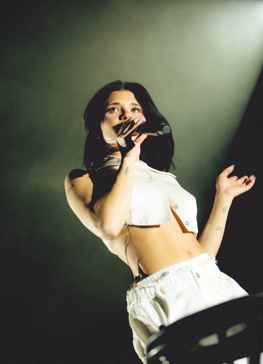 nessaswhore_'s tweet image. seriously she&apos;s flawless 😭