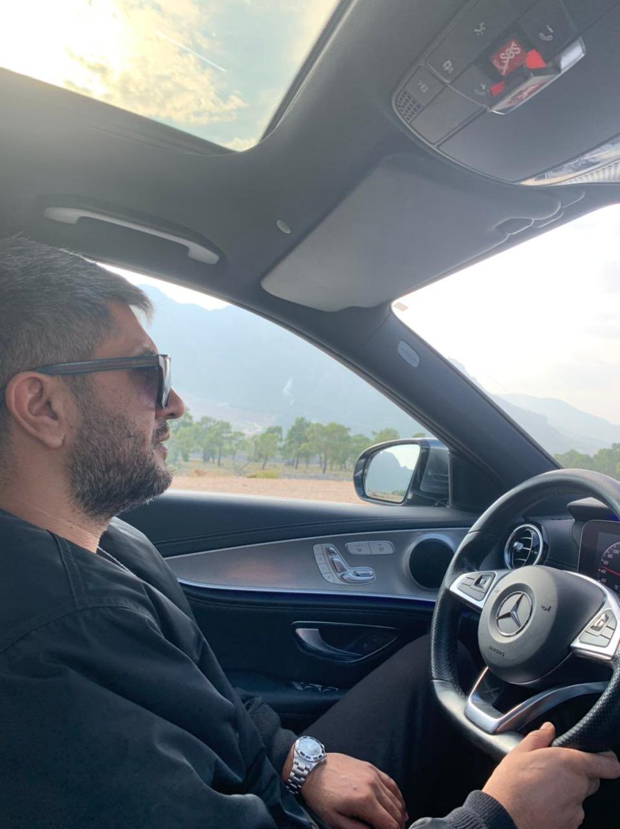 Herkesin hayali oluruz ama kimsenin hikayesi olmayız.