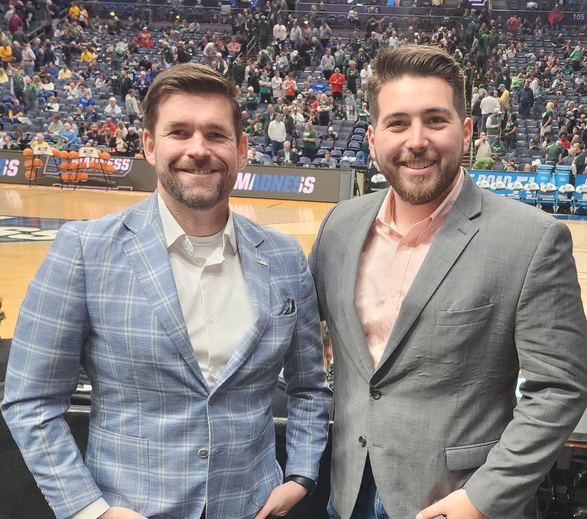 Dan Gale (@dangalejr) on Twitter photo Great day for <a href="/LEONAintel/">LEONA</a> in Columbus seeing clients and friends for second city in second day of <a href="/MarchMadnessMBB/">NCAA March Madness</a>!! #SportsBiz <a href="/brett7jones/">Brett Jones</a> Great day for <a href="/LEONAintel/">LEONA</a> in Columbus seeing clients and friends for second city in second day of <a href="/MarchMadnessMBB/">NCAA March Madness</a>!! #SportsBiz <a href="/brett7jones/">Brett Jones</a>
