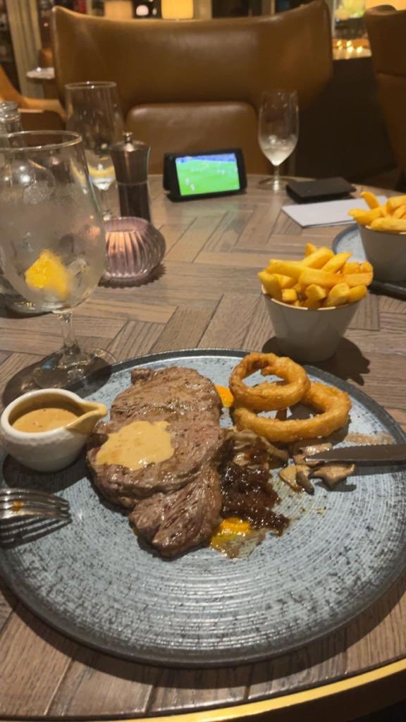 martin williams (@oneleggedidiot) on Twitter photo <a href="/DundonaldLinks/">Dundonald Links</a> - a perfect Steak supper with outstanding service after an 8 hour drive is very much appreciated . <a href="/DundonaldLinks/">Dundonald Links</a> - a perfect Steak supper with outstanding service after an 8 hour drive is very much appreciated .