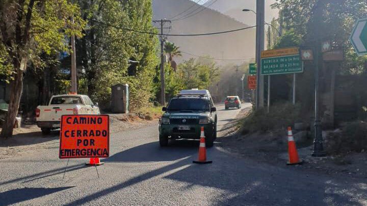 cajondelmaipo's tweet image. ⚠️Recuerda que este fin de semana continua CERRADA la ruta G-455, camino al Embalse El Yeso por rodados en el camino. Si vienes de visita al #CajónDelMaipo te invitamos a disfrutar de los diferentes valles , como El Colorado, La Engorda o tantos otros lugares. #NoDejesRastro