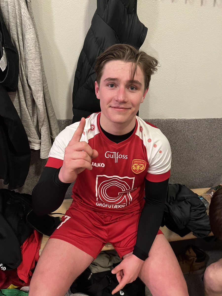 uppsveitir's tweet photo. 6-2 W.Sólmundur með sitt fyrsta mark a ferlinum. Og nyja signingið Tomas Stitelmann með fyrsta mark fyrir klúbbinn. Við erum rétt að byrja. VAMOS UPPSVEITIR⚪️❤️ https://t.co/VO3wjpULT3