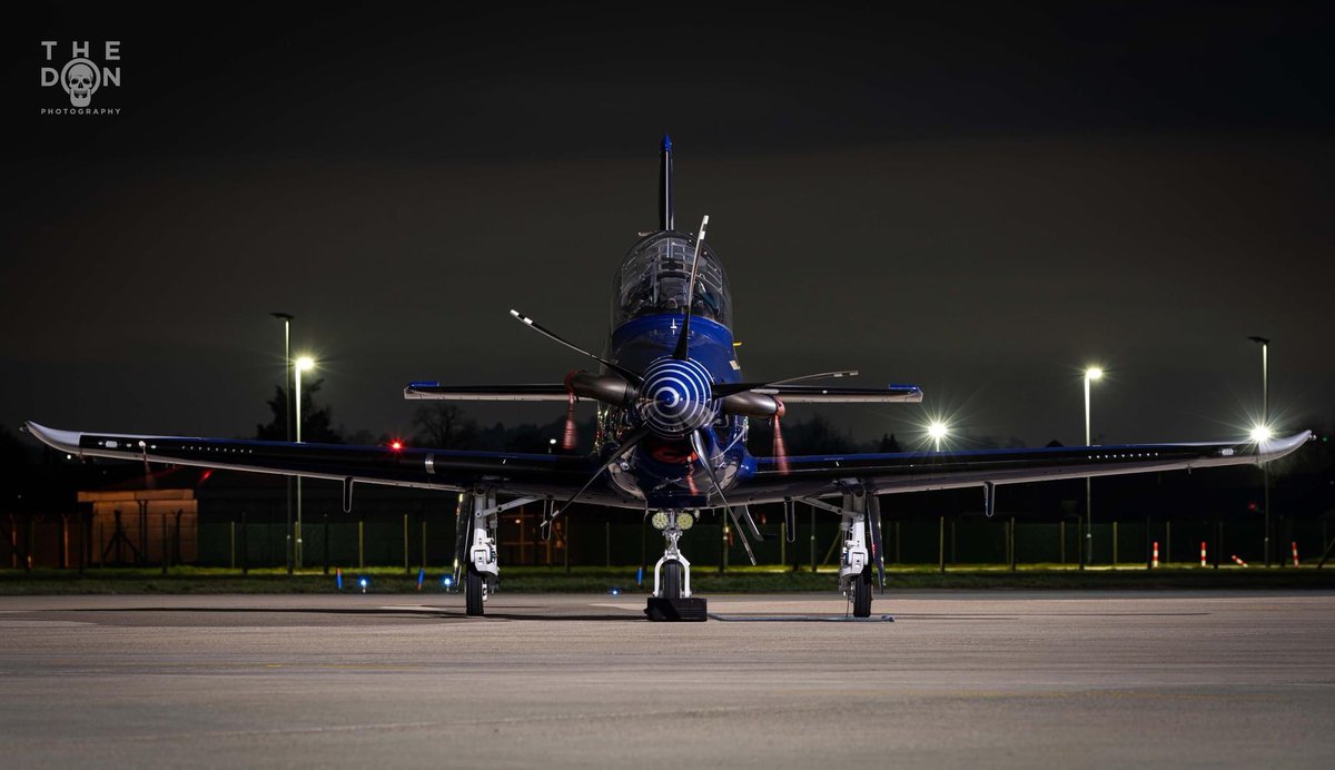 A couple more from last night, this time of the Pilatus PC-21 of the @Armee_de_lair at @RAFNortholt