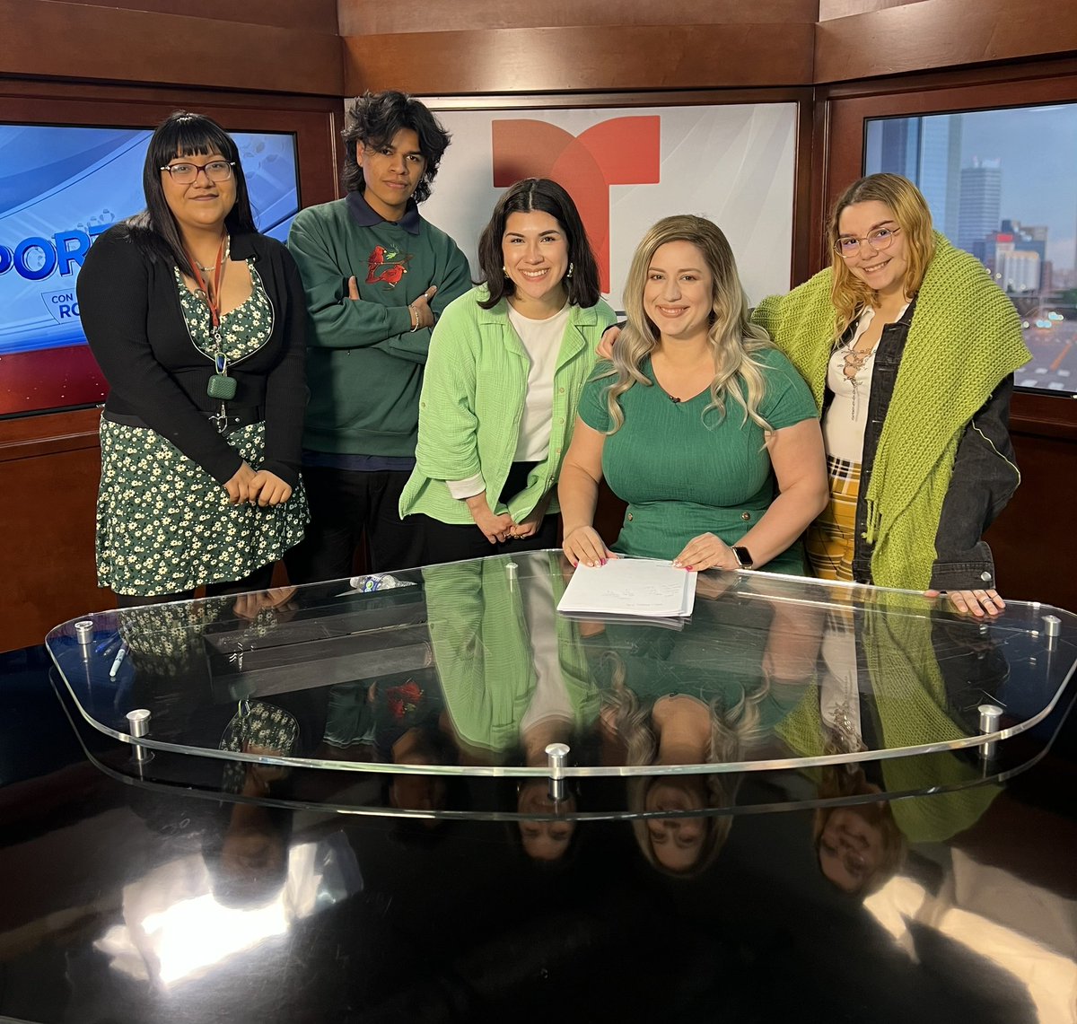 ¡Feliz día de San Patricio ☘️ por parte de su equipo de Telemundo Noticiero Oklahoma!