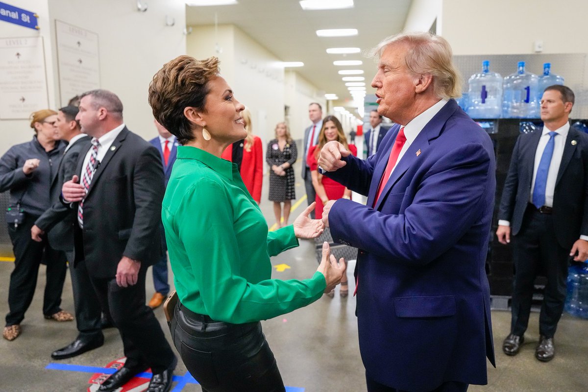 KariLakeWarRoom's tweet photo. They can't beat @realDonaldTrump
at the ballot box. 

So, they're grasping at legal straws to try to send him to jail.

The American people are sick and tired of this political prosecution.

We stand with President Trump. https://t.co/T84nljLizH