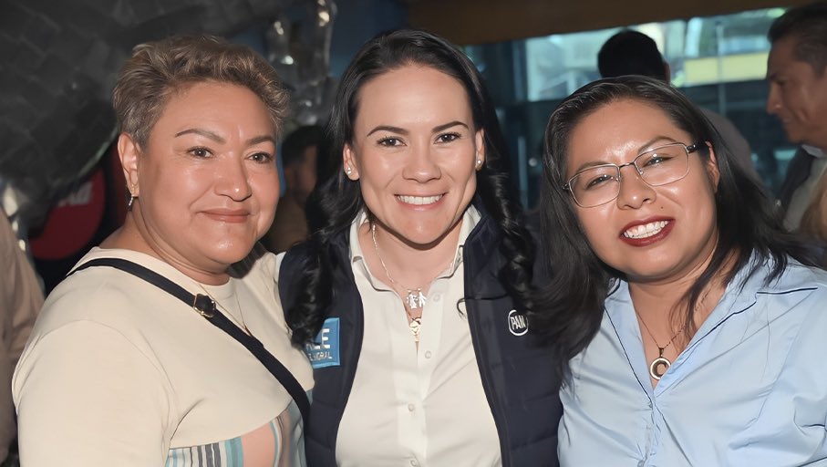 AlejandraDMV's tweet photo. Hoy el #Edoméx necesita lo mejor de todas y todos, lo mejor del #panismo valiente, con la estructura de jóvenes panistas en #Nezahualcóyotl, con quienes me identifico plenamente. ¡Gracias por la invitación y por sumarse a esta alianza! #UnidosPorEdoméx #OlaAzul #AleDelMoral https://t.co/Q5SuiaRCpe