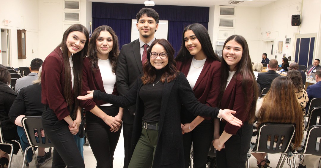 ColtonJUSD's tweet image. Bloomington High School's Virtual Enterprise Team, Social Shield, presented at the #CJUSD Board meeting. They will be competing at the national level in New York in just a few short weeks! Best of luck Social Shield. We are so proud of you!