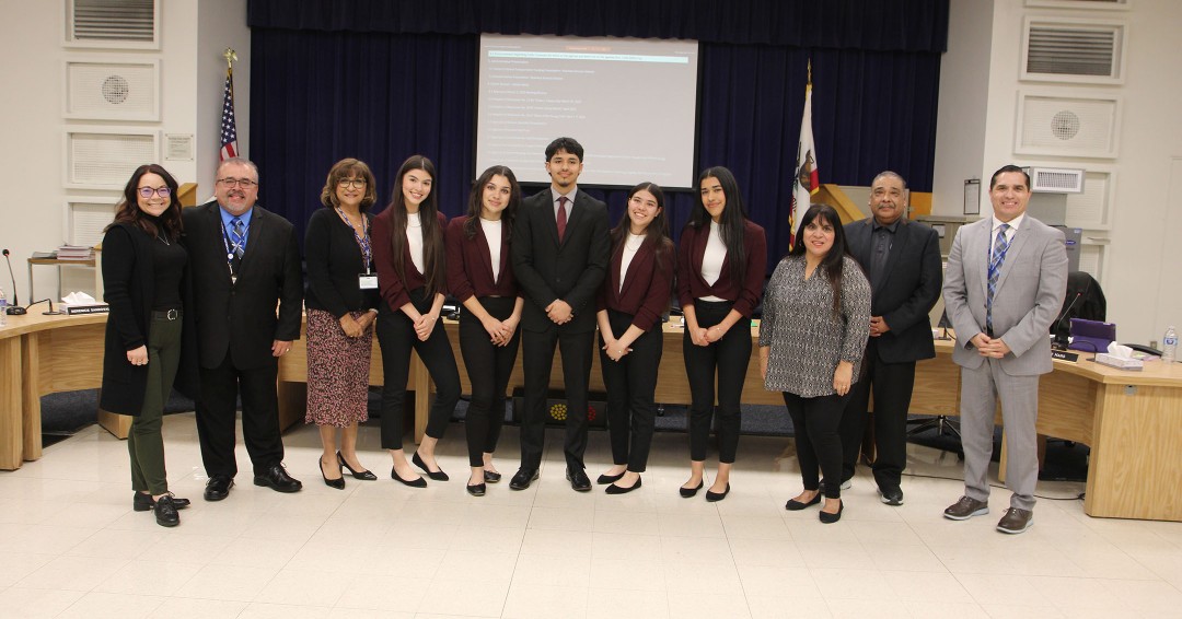 ColtonJUSD's tweet image. Bloomington High School's Virtual Enterprise Team, Social Shield, presented at the #CJUSD Board meeting. They will be competing at the national level in New York in just a few short weeks! Best of luck Social Shield. We are so proud of you!