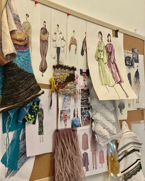 Baisha_chen's tweet photo. A corner of the fashion design studio 🥰#Designers #Los  #Clothing https://t.co/LuraOR3EV5