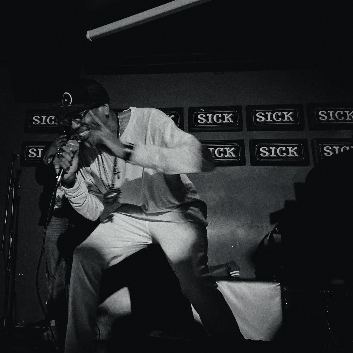 FLitz's tweet photo. Live Performance w/@IAmPettyRich at A Simple Bar 3.16 📸 @Gvmbytv https://t.co/dAP7tEMCEy
