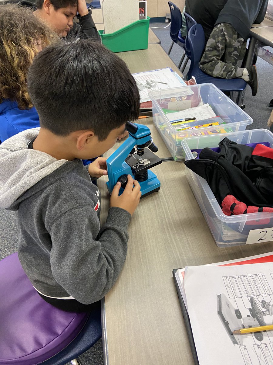 Scientists in the making? @OsideUSD <a href="/PabloTacOside/">Pablo Tac School of the Arts</a> #STEMeducation