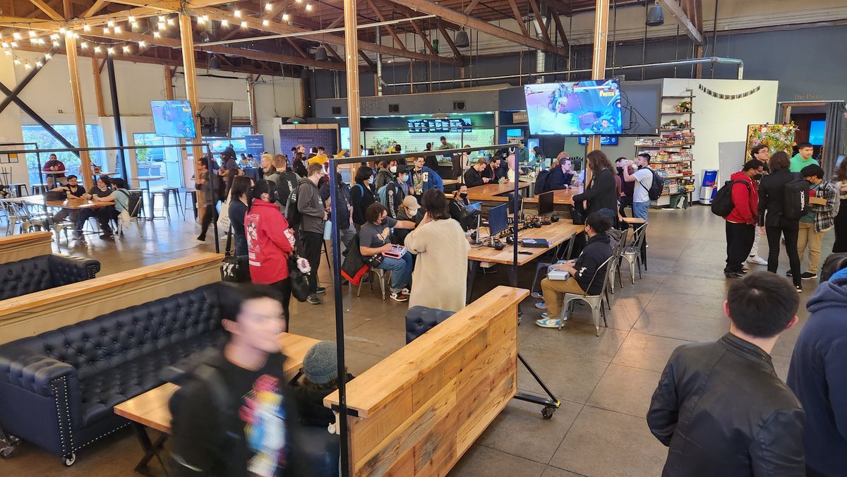 SlashbackEvent's tweet image. Slashback Day 0 - we&apos;ve been open for an hour and people are absolutely FIENDING for games.

#Slashback2023