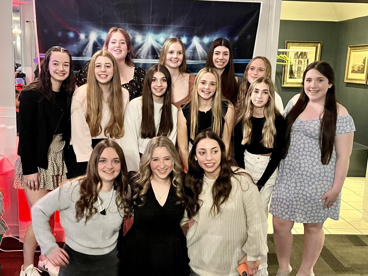 Mount Saint Charles Varsity Girls Hockey tweet media