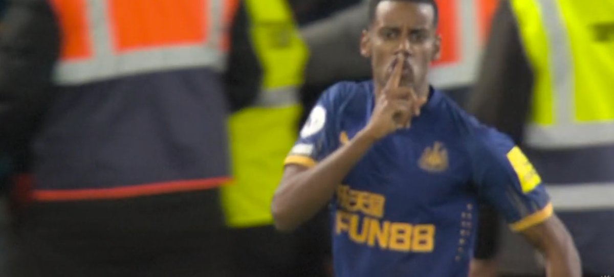 Alexander Isak shushing the Nottingham Forest crowd after his goal!