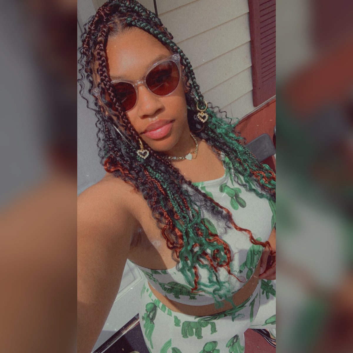 Burr_Nichole's tweet photo. HAPPY 31ST BIRTHDAY TO ME 💚🍀 https://t.co/EcIzBMAnEq