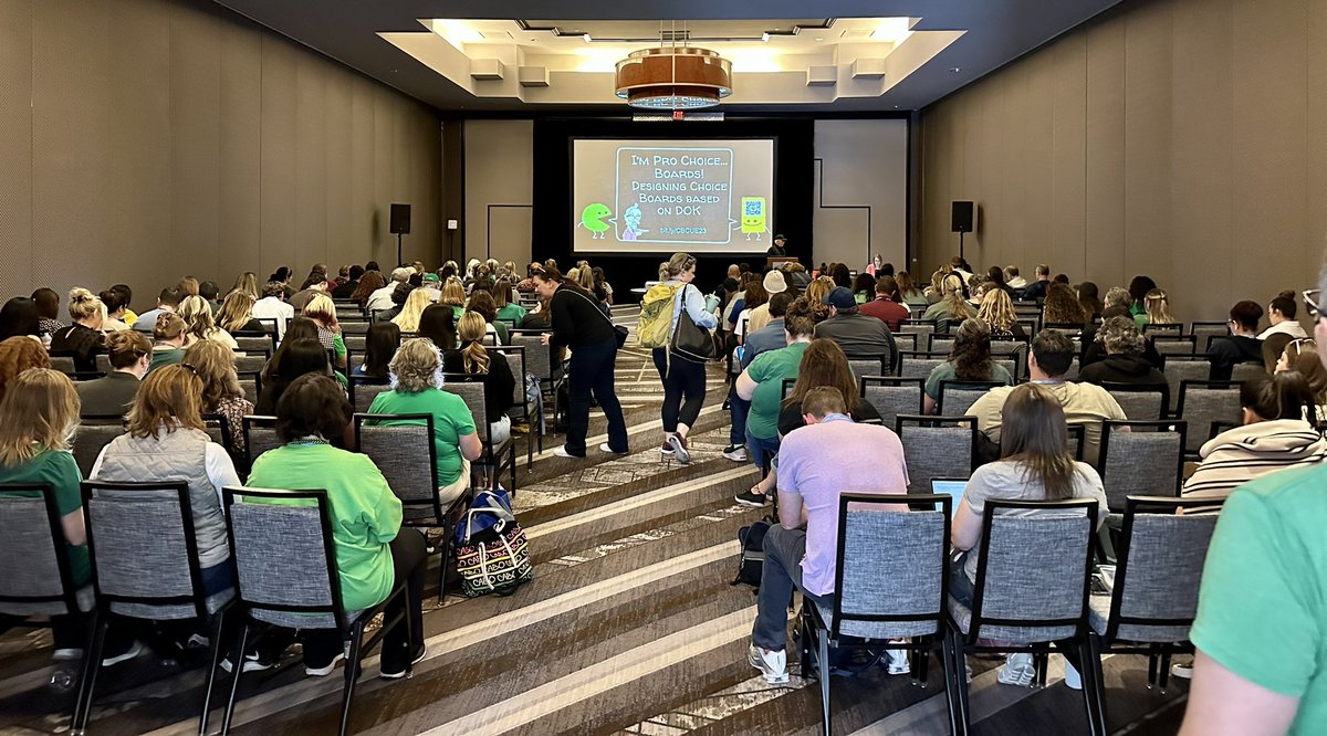 ile_glae's tweet photo. @merc_morris packing the house @cueinc #springcue23 https://t.co/u9MnwSUnYH