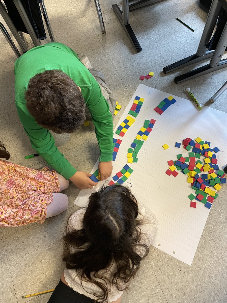 StadleyRough's tweet image. Awesome lesson by student teacher, Miss Reynolds 👏🏽 Students counting objects efficiently using place value strategies and proving their count is accurate! #STRsecondgrade #STRmathematicians #STRlearning