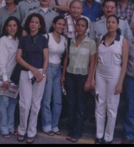 erlita1's tweet photo. Feliz aniversario #28 al periódico @elmeridiano_co el medio que me abrió las puertas para servirle a mi Montería, a mi Córdoba, a través de las noticias sociales y comunitarias. Dios los siga bendiciendo. #ElPropio https://t.co/RRQYQttGki