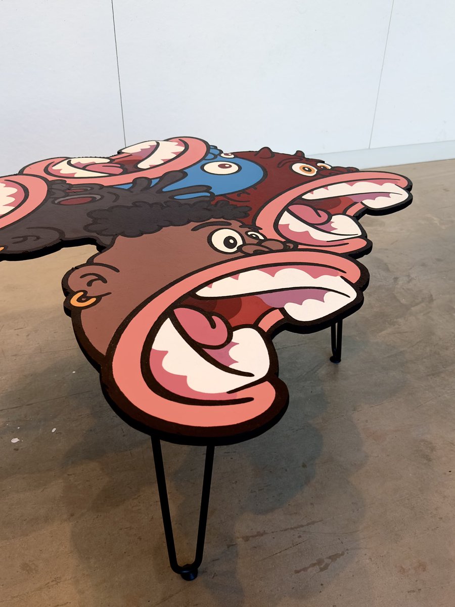 viiSEviiN's tweet image. FF coffee table