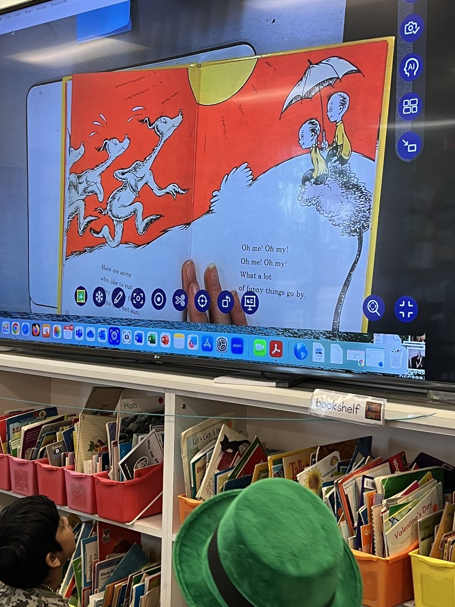 Love seeing kids come back and read to my 1st graders! Stella Stilagy we enjoyed your story!
#onetroy