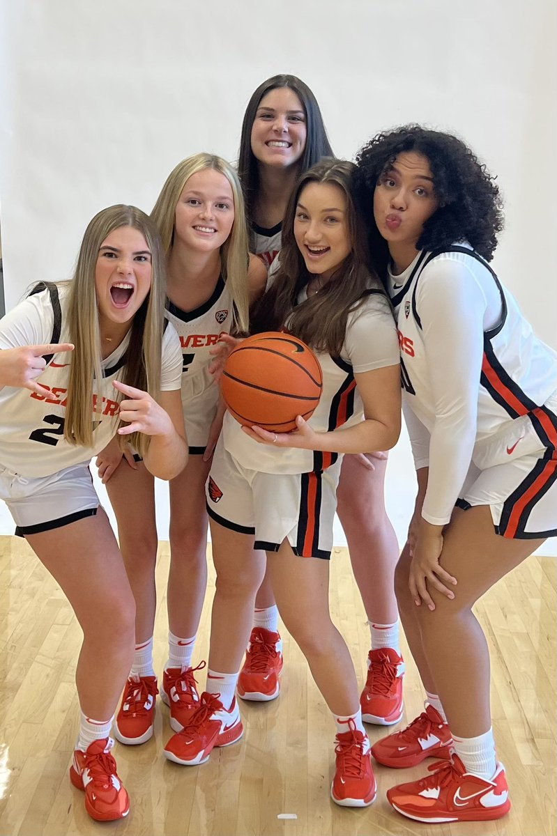 Beaver Nation🧡🖤🧡

THANK YOU for all of your love and support our freshmen season!  We love you and can’t wait to see you in November!

GO BEAVS🧡🖤🧡