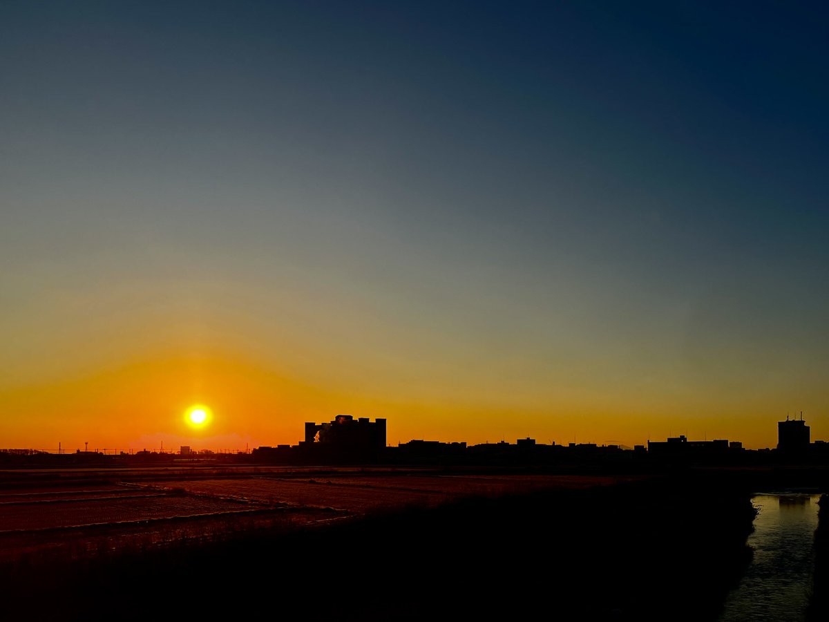 【皆さんに感謝】

Twitterを始めて約1年。

毎朝温かいコメントを
ありがとうございました。

この度一身上の都合にて
しばらくお休み頂きます。

皆さんとの思い出を糧に
前に前にと進むため。

　　୧(о´∀`о)୨✧︎

#朝ラン #ランニング #running #グルメ #gourmet #考究 #research #感謝 #thanks