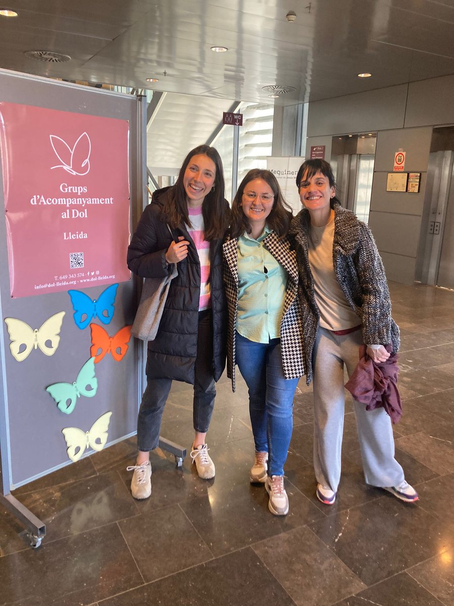 apamplonapsic's tweet photo. Part de l'equip d'EPAC de @grupmutuam hem tingut la sort d'assistir a la XVI jornada d'acompanyament al dol i a la malaltia organtizada per @dol_lleida un dia molt intens i catàrtic amb la millor companyia @AnaCimpean1 @BertaBover 💜 equip!! 💪💪 https://t.co/QnMoWrNFRy