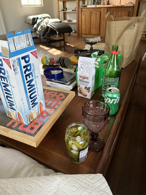 How to survive pregnancy https://t.co/DGVOg8vU6c