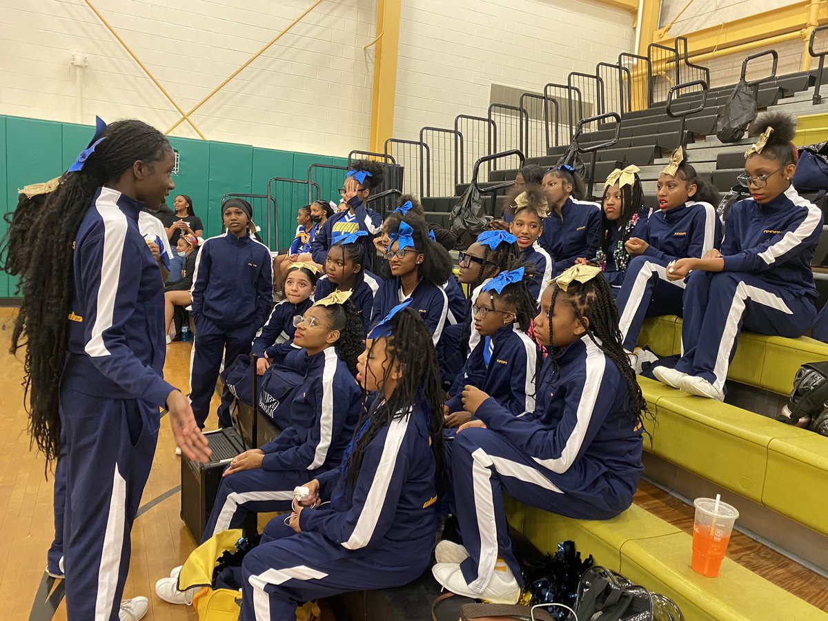 WalkerMillMS's tweet photo. The captains are giving the girls a last minute pep talk. @WMMSTAG #PantherPride #GoPanthers #CheerShowcase #pgcps #pgcpsproud #blueandgold #Cheerleaders https://t.co/uWOrL0RD8s