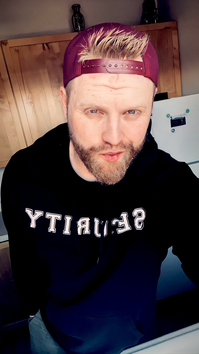 TannerRayCox's tweet photo. Happy Friday🍀
🟢#SlumGang WE ARE LIVE!! LFG! 💚
📗Sponsored By: @AlexanderCustom
https://t.co/nu8Jt55YnI
💚
💚
💚
#twitch #twitchtv #twitchstream #twitchstreamer #twitchstreamers #fpsgaming #apexlegends #apex #Rank #slevenslum #alexanderpcs #viral #contentcreator #DigitalCreator https://t.co/AqXdqkIsdd