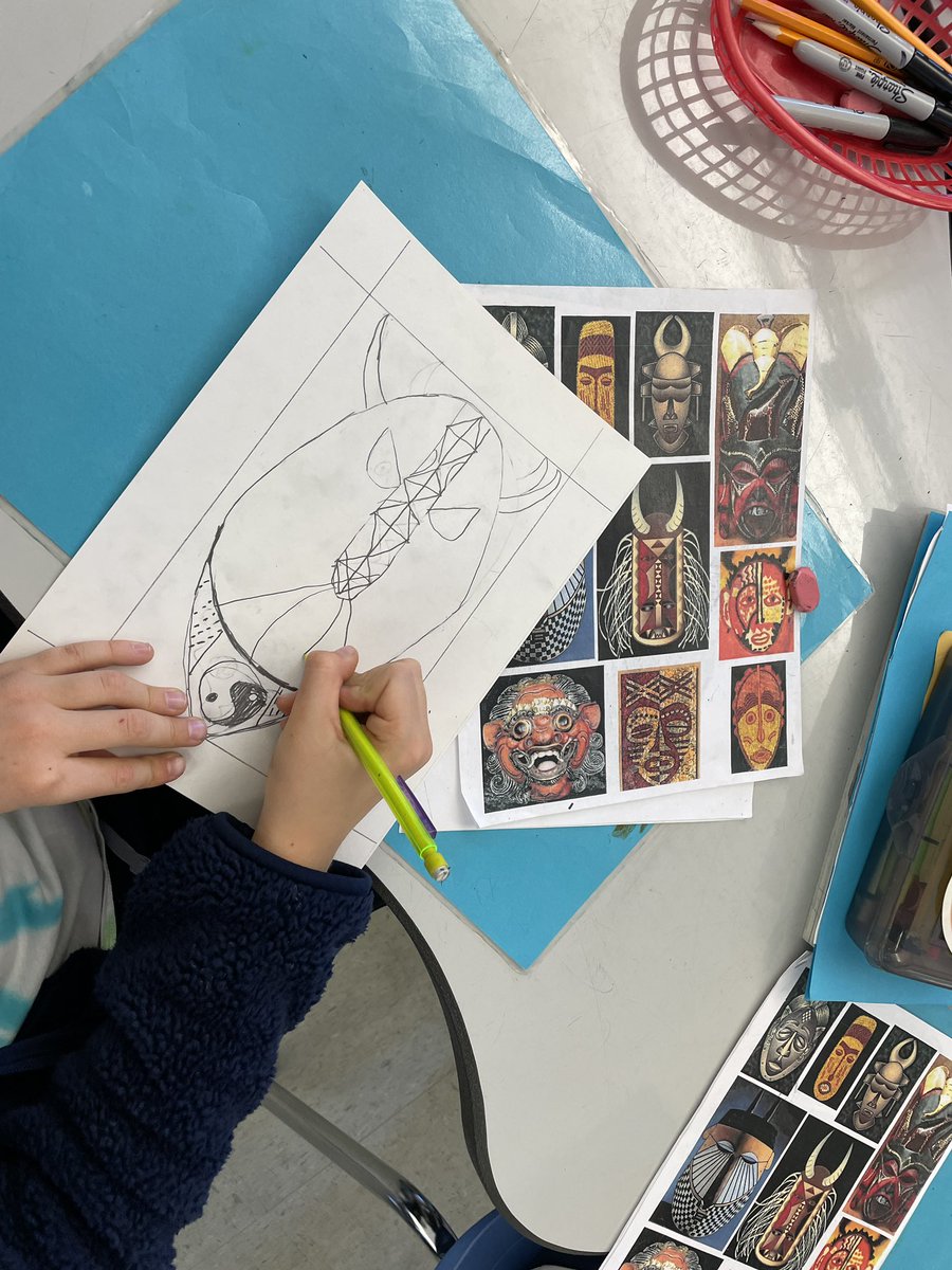 hveroom11's tweet photo. Learning about natural elements and symmetry in cultural masks with Ms. Munn. #LPIE https://t.co/niaG7TndgE