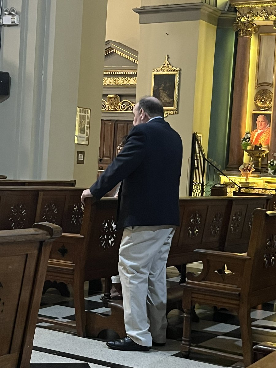 Joshua_z_q's tweet image. López Aliaga gestionando contra los desastres naturales ahorita.