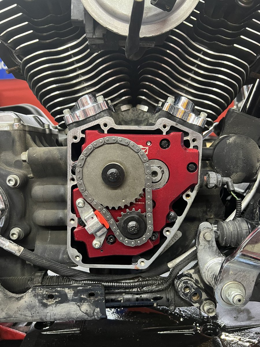 john60619495's tweet image. The red stuff, almost finished up @feuling #feuling