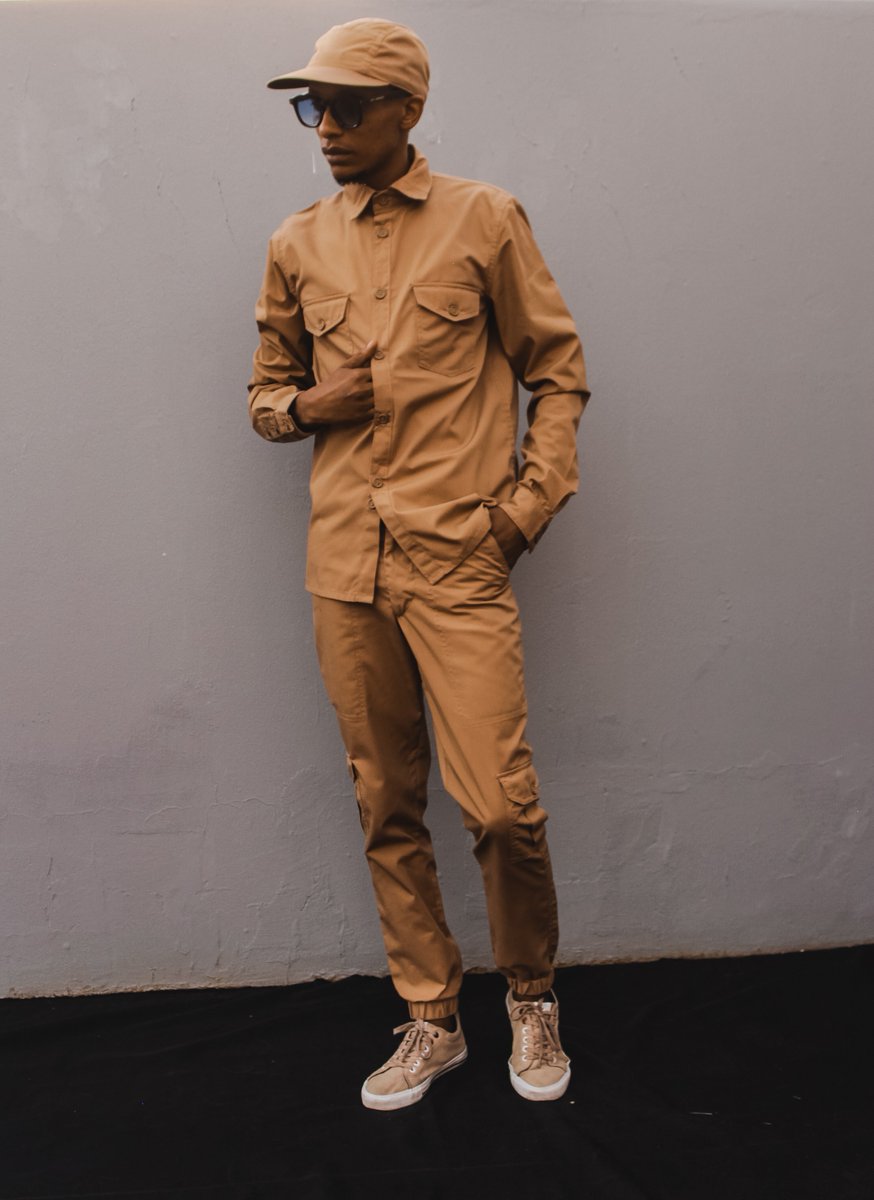 ModisaDesigns's tweet image. Re squeezeng in mo industry ya diaparo😉