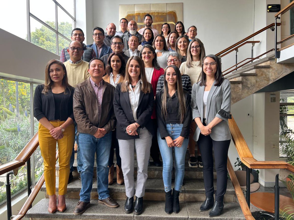 El material académico comprendió 28 sílabos y 10 guías metodológicas, elaboradas por estudiantes de <a href="/Fartesucuenca/">Facultad de Artes</a> <a href="/FceaUcuenca/">Facultad de Ciencias Económicas UdeCuenca</a>
<a href="/hospitalidad_uc/">Facultad de Ciencias de la Hospitalidad</a> y Ciencias Químicas.  El objetivo es fortalecer los conocimientos y experiencias de las diferentes asociaciones.