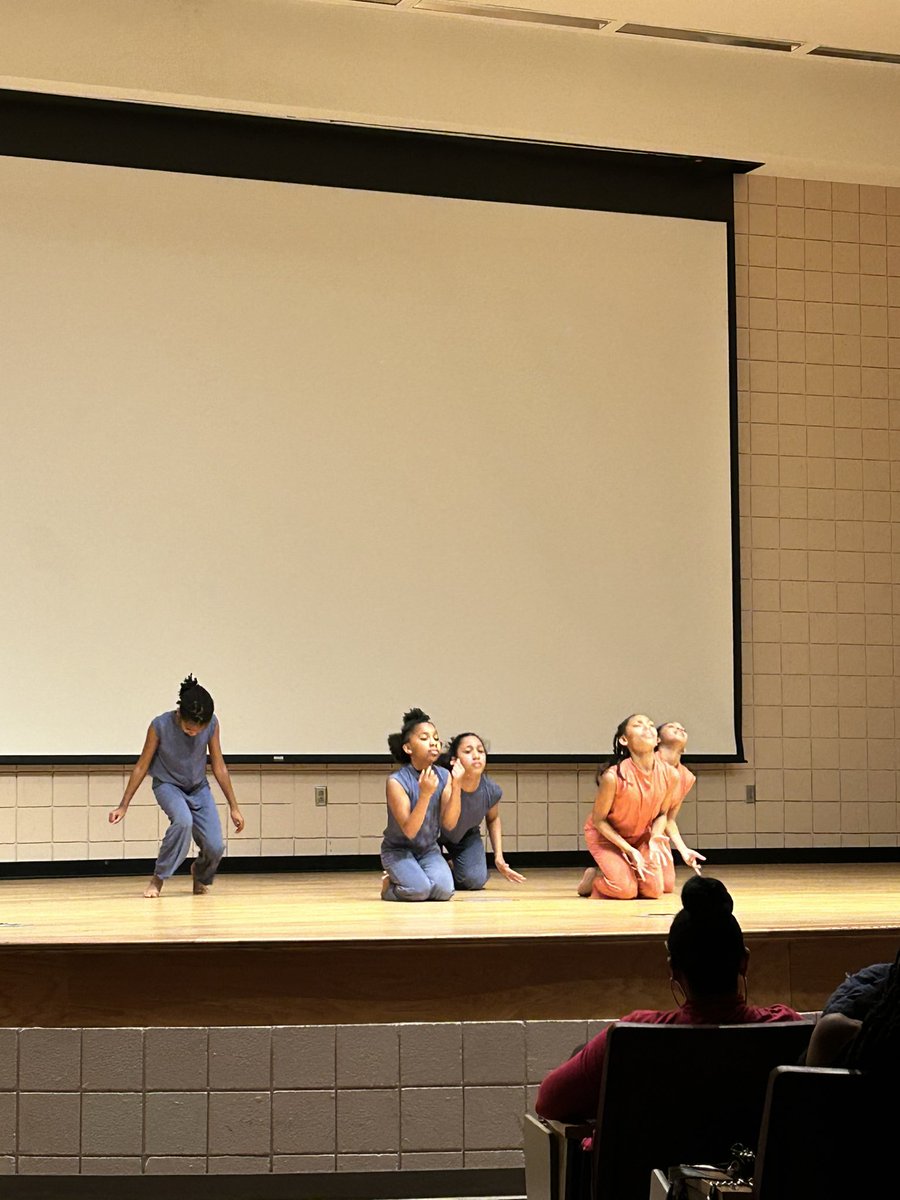 Gina4Lit's tweet image. A conference that begins with the students is ALWAYS my kind of conference. Thank you Empower Dance Company for a wonder performance. @weare_org @BWFUND @NCCUSOE @DudleyFloodCtr @benjerrych #NCTOYPOY #WEWORKFORKIDS #LetsTalkRacism2023