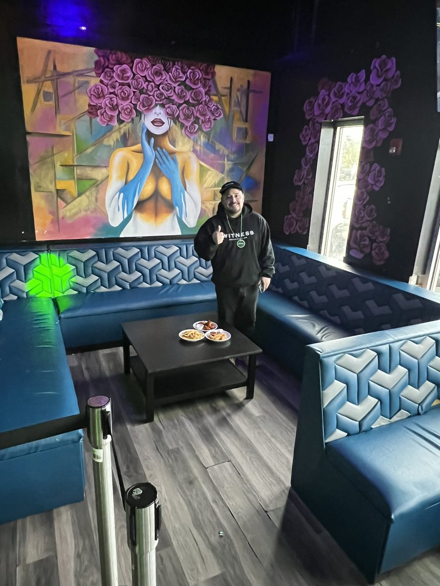 Damn nobody came to my sons birthday party 😞@underscoreTX