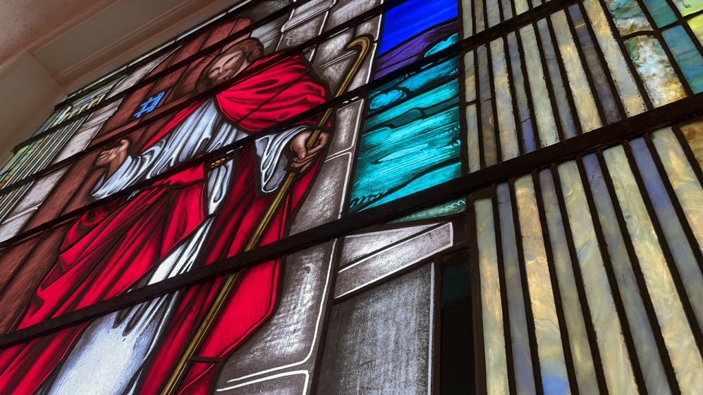 GabyRodriguez_4's tweet photo. In 1963, members of the Ku Klux Klan placed a dynamite bomb outside the church. On September 15, the bomb exploded and resulted in a deadly aftermath. Four little Black girls were killed and many others were injured. #UFxFAMU1963 https://t.co/iMTk9T3wwU
