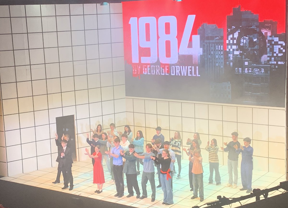 Still reeling from 1984 this evening. What a performance! 👏 Well done to Vanessa and Milly on stage, Jess and Siena B behind the scenes! 🎭🌟