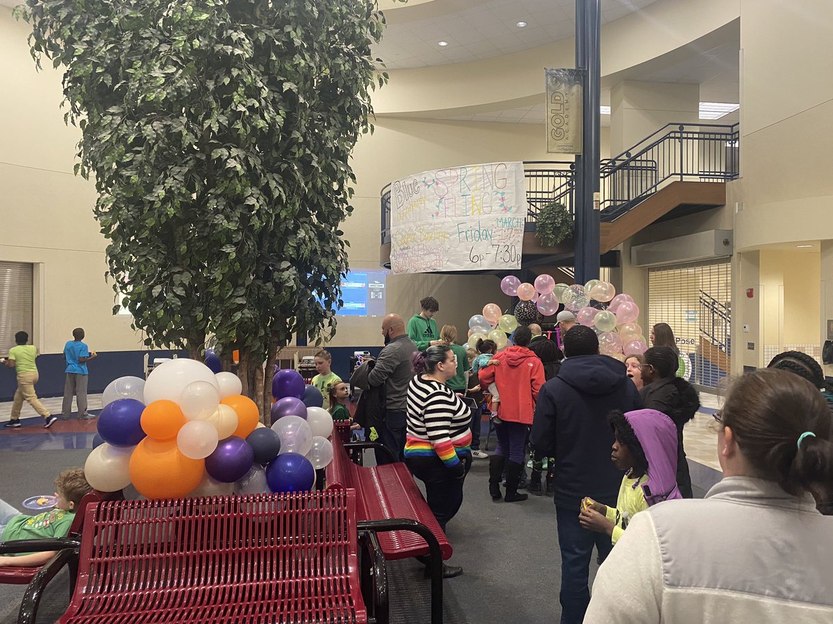 CoachAcAllen's tweet photo. We are having a blast at the 1st Annual @DELCBlue Spring Fling! #wecauselearning #bethedifference https://t.co/Jj7nKRR80O